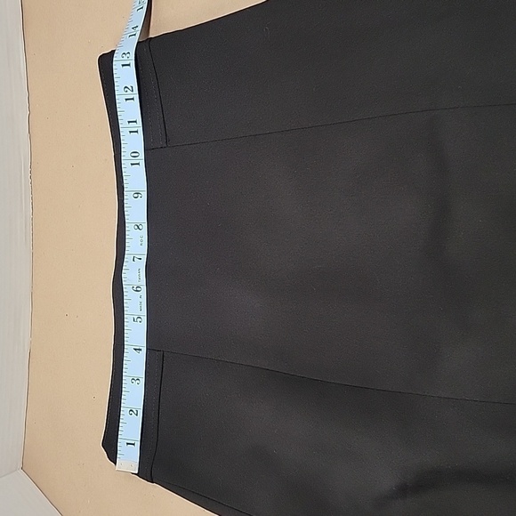 H&M, Black Size 6 Pencil Skirt. Embroidered Line Waistband Accent. EUC - Picture 5 of 11